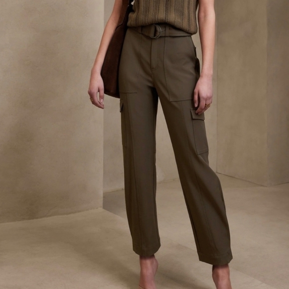 Banana Republic Pants - BANANA REPUBLIC Women’s 2 Tapered Ankle Utility Cargo Surplus Pants, size 6P